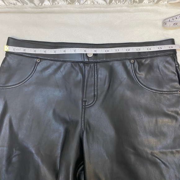 HUE Faux Leather Suede Lining Taper Leg Legging/Pant stretch pull on women’s L - Picture 11 of 13